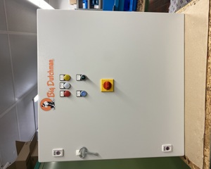 Control cabinet egg cross collection